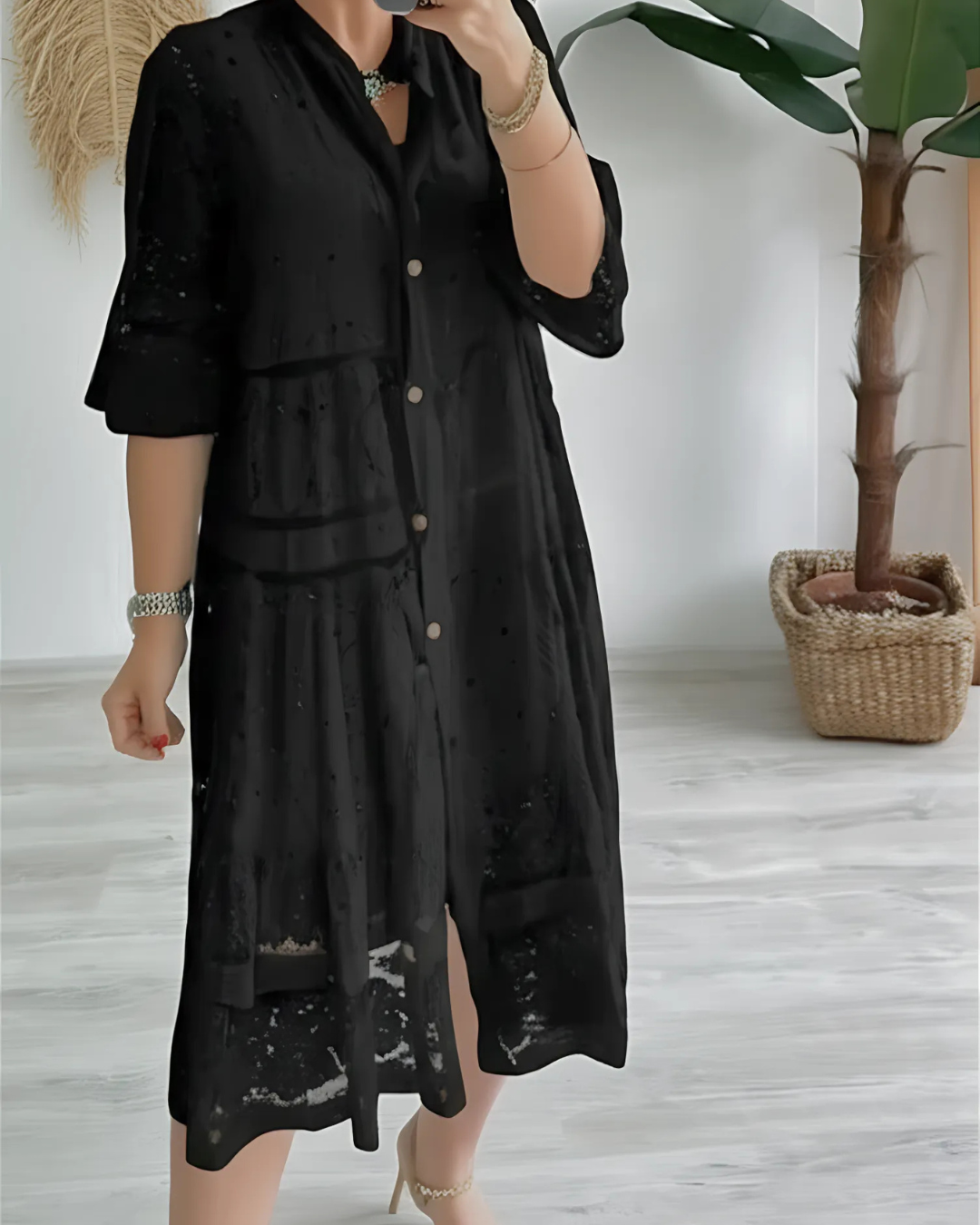 Vestido de encaje con mangas y botones delanteros®